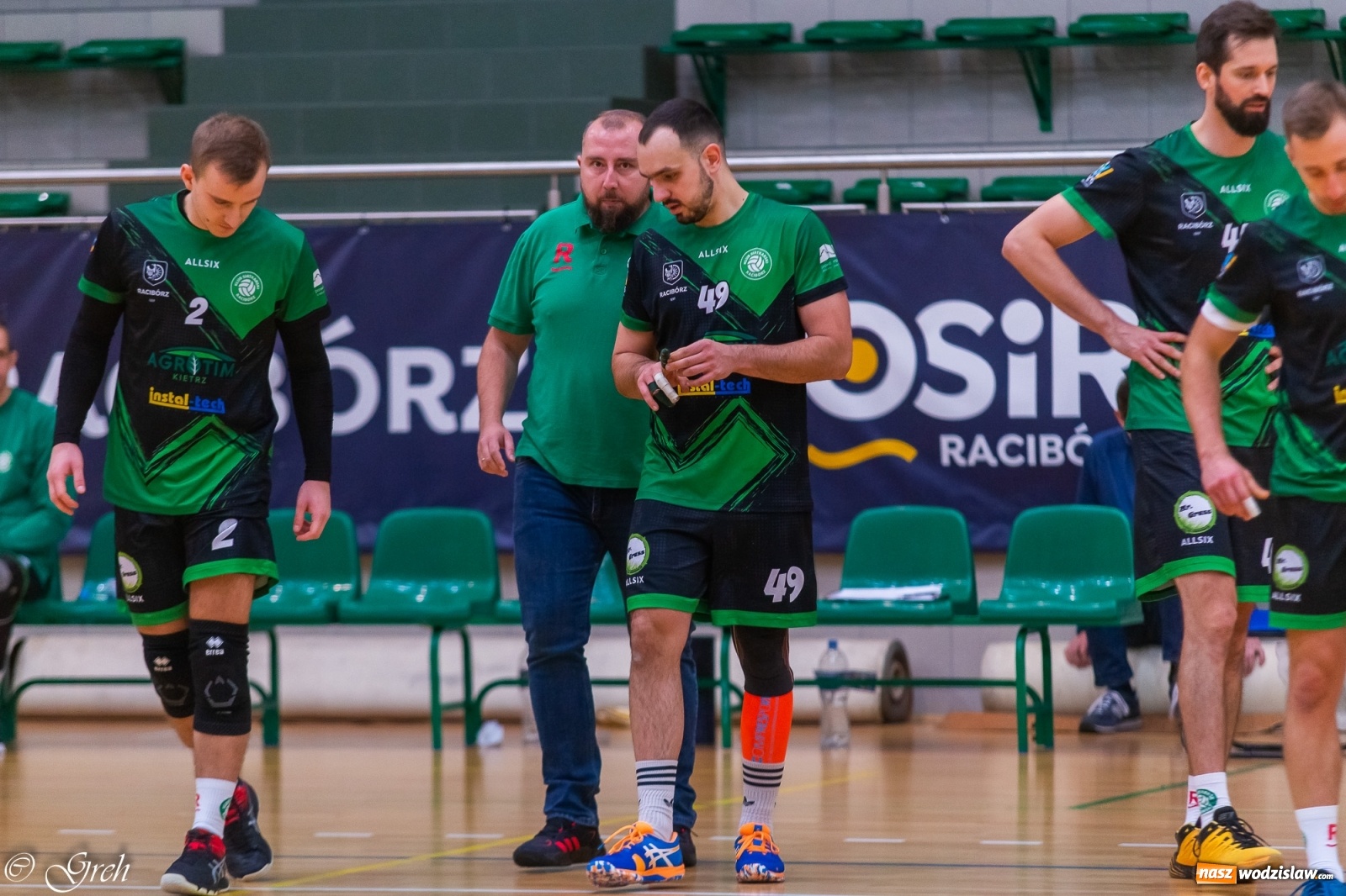 Zdjęcie w galerii na portalu naszwodzislaw.com: Siatkarskie derby w gatunku horroru [FOTO] wiadomości z regionu