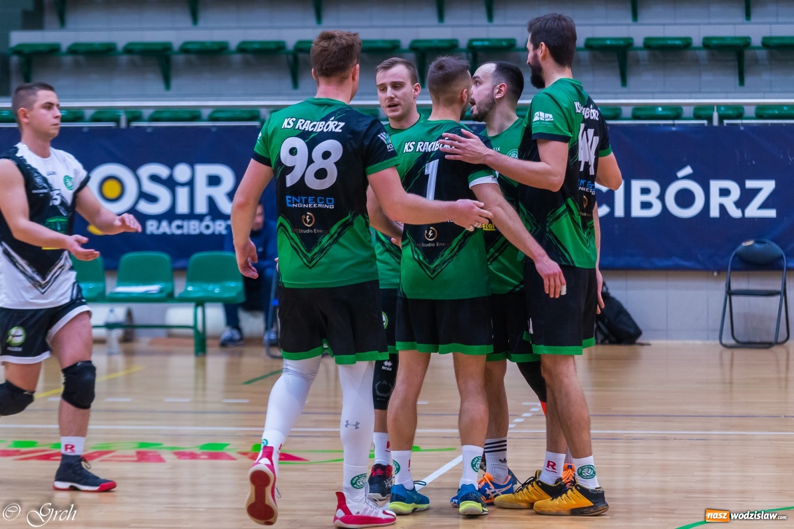 Zdjęcie w galerii na portalu naszwodzislaw.com: Siatkarskie derby w gatunku horroru [FOTO] wiadomości z regionu