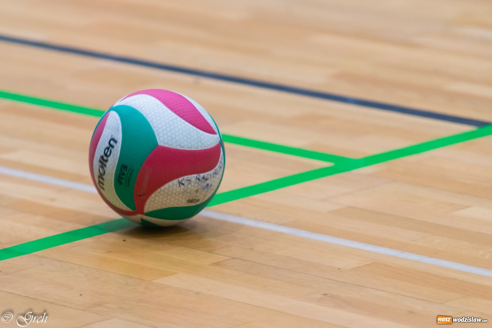 Zdjęcie w galerii na portalu naszwodzislaw.com: Siatkarskie derby w gatunku horroru [FOTO] wiadomości z regionu