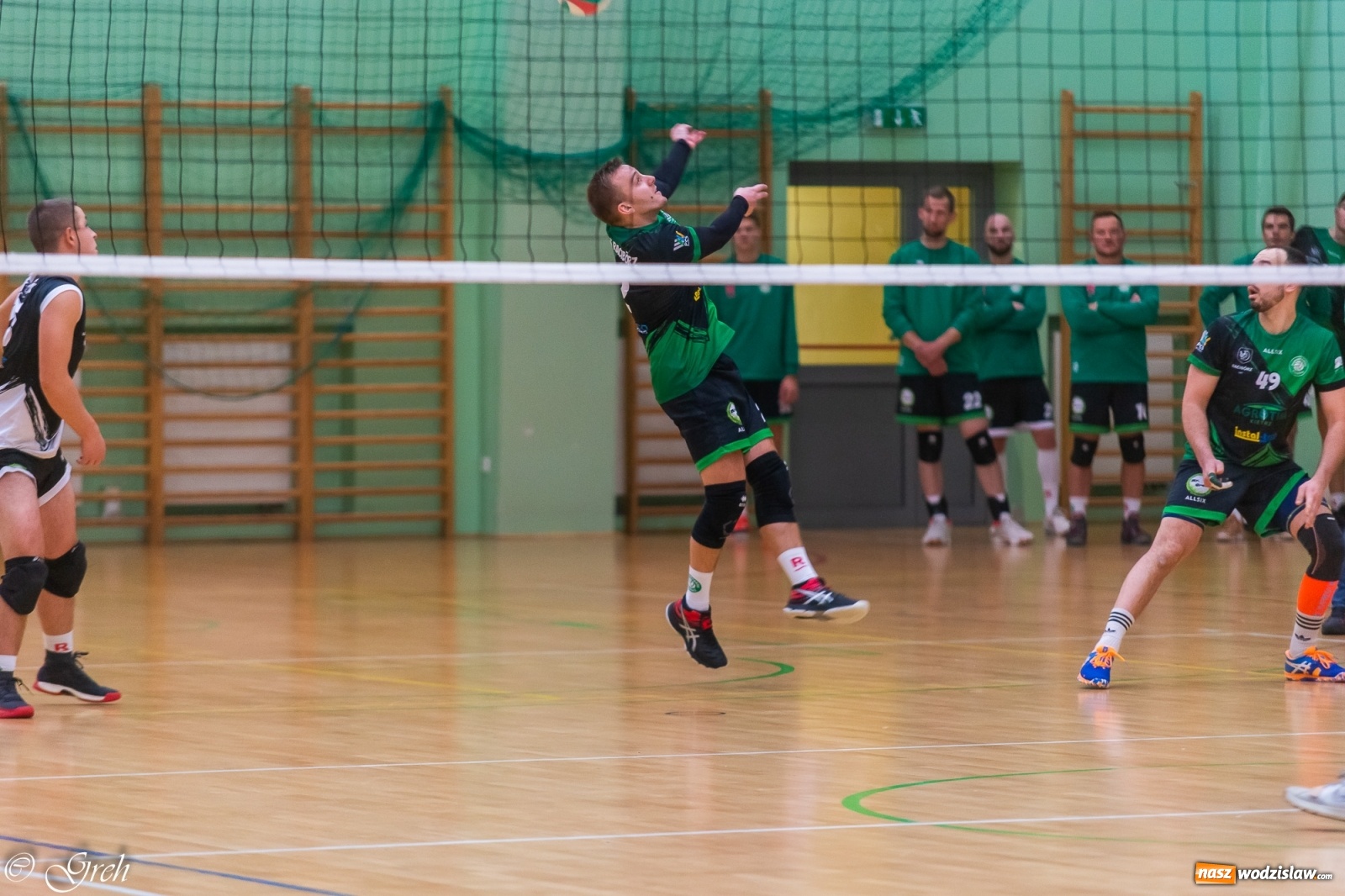 Zdjęcie w galerii na portalu naszwodzislaw.com: Siatkarskie derby w gatunku horroru [FOTO] wiadomości z regionu