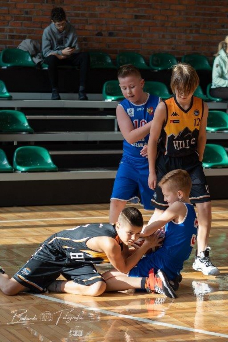 Zdjęcie w galerii na portalu naszwodzislaw.com: Pierwszy wodzisławski turniej minikoszykówki - U12M wiadomości z regionu