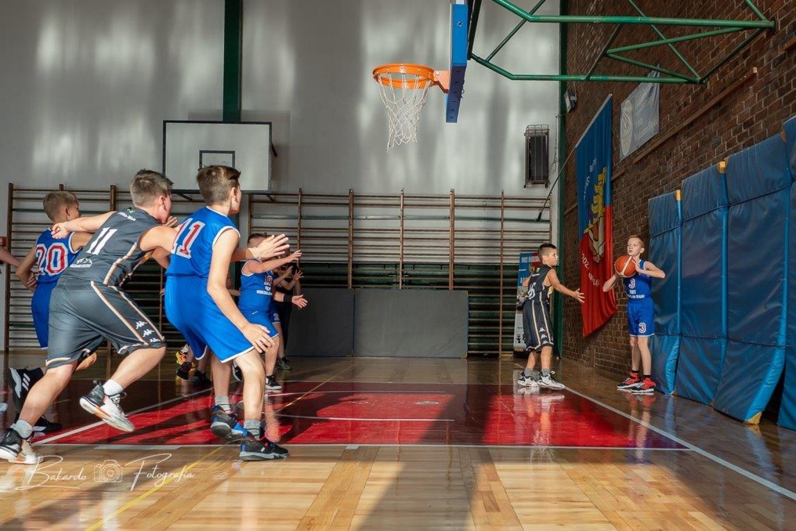 Zdjęcie w galerii na portalu naszwodzislaw.com: Pierwszy wodzisławski turniej minikoszykówki - U12M wiadomości z regionu