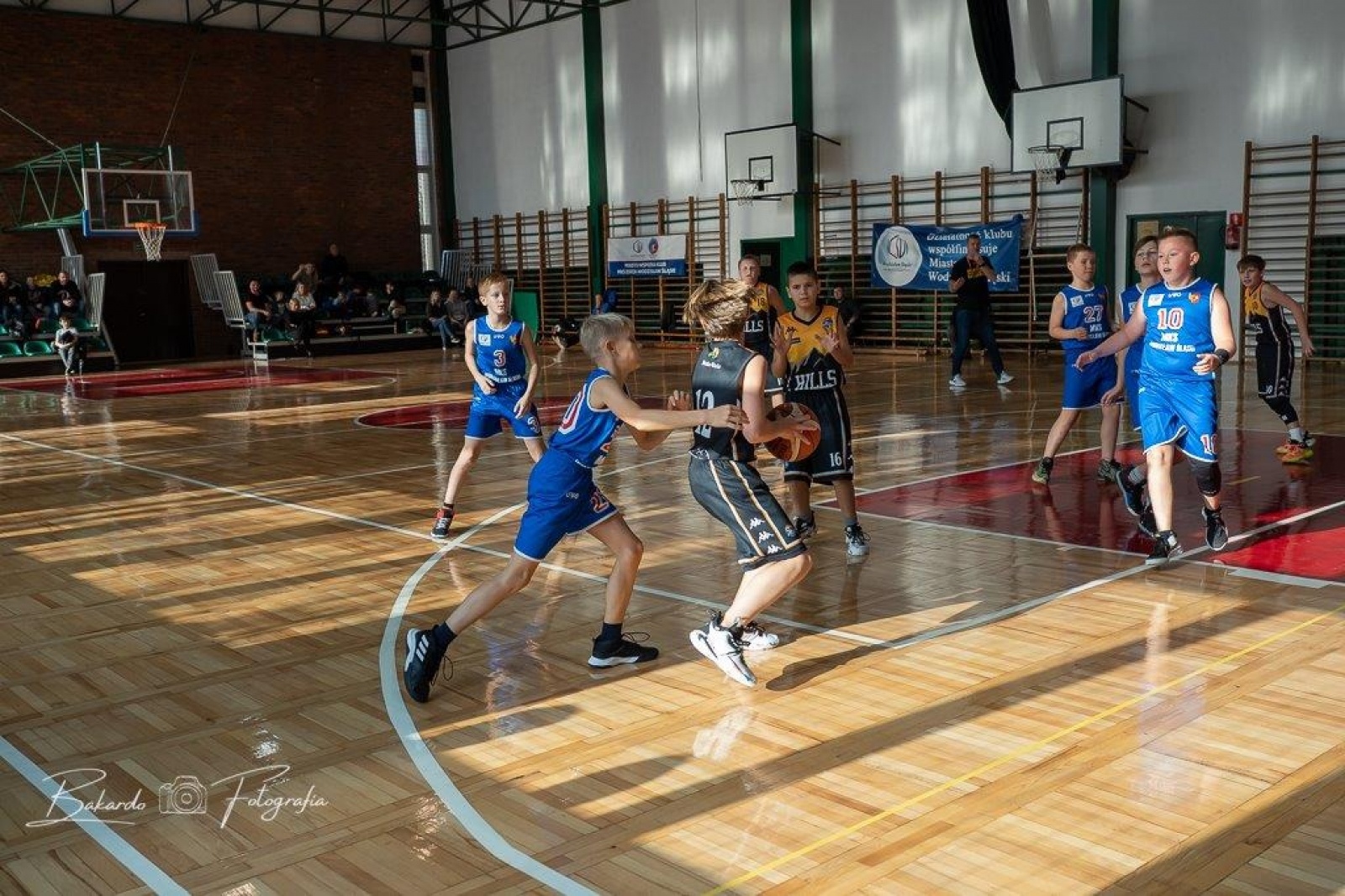 Zdjęcie w galerii na portalu naszwodzislaw.com: Pierwszy wodzisławski turniej minikoszykówki - U12M wiadomości z regionu