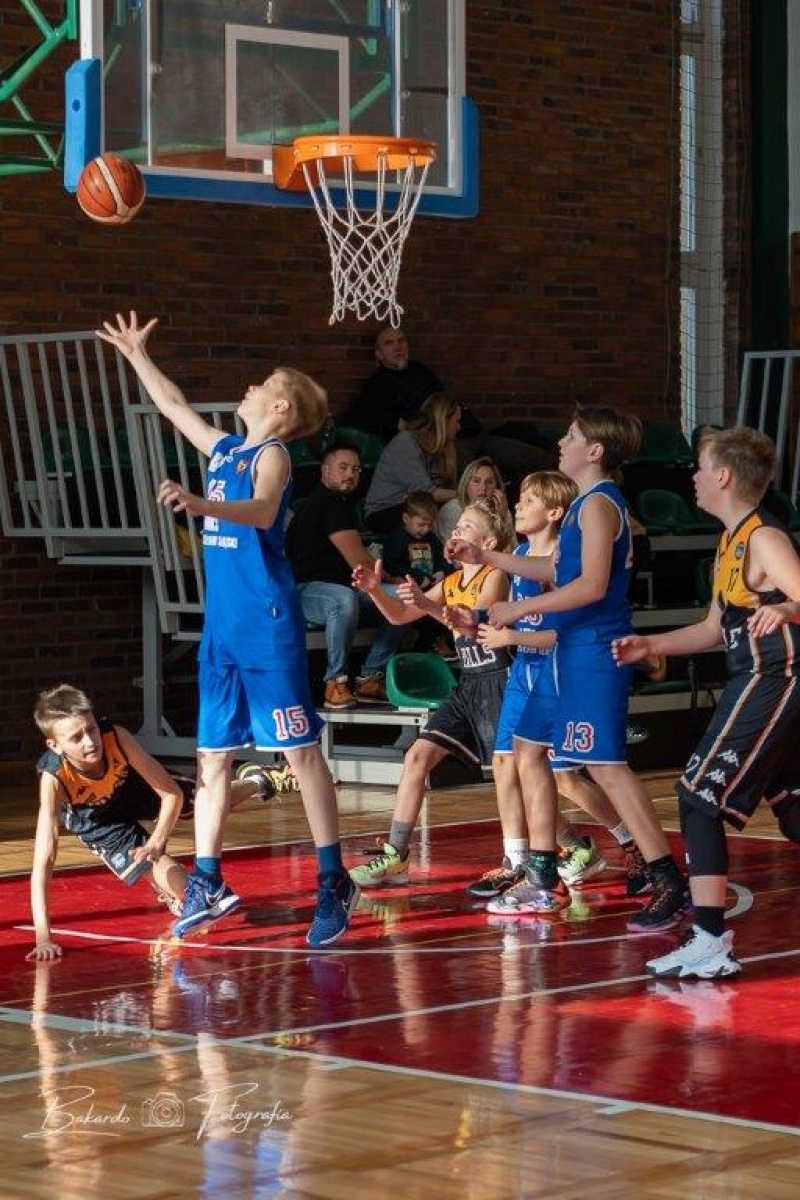 Zdjęcie w galerii na portalu naszwodzislaw.com: Pierwszy wodzisławski turniej minikoszykówki - U12M wiadomości z regionu