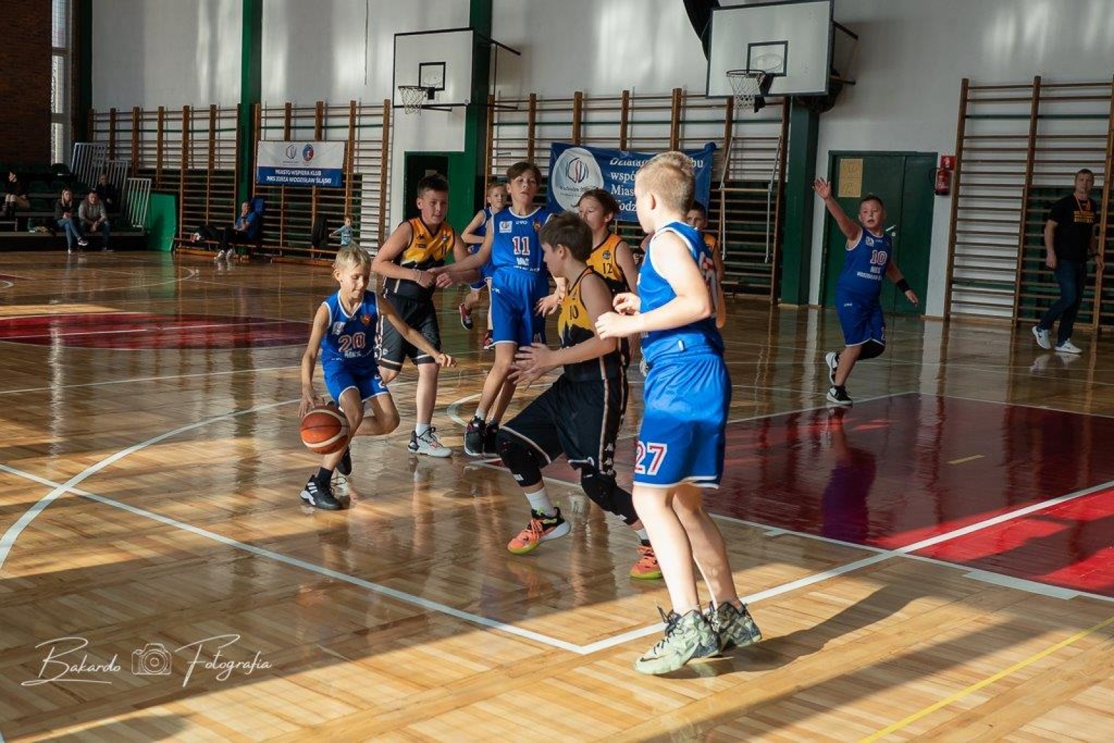 Zdjęcie w galerii na portalu naszwodzislaw.com: Pierwszy wodzisławski turniej minikoszykówki - U12M wiadomości z regionu