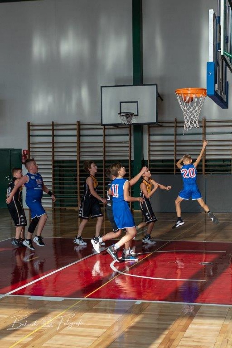 Zdjęcie w galerii na portalu naszwodzislaw.com: Pierwszy wodzisławski turniej minikoszykówki - U12M wiadomości z regionu