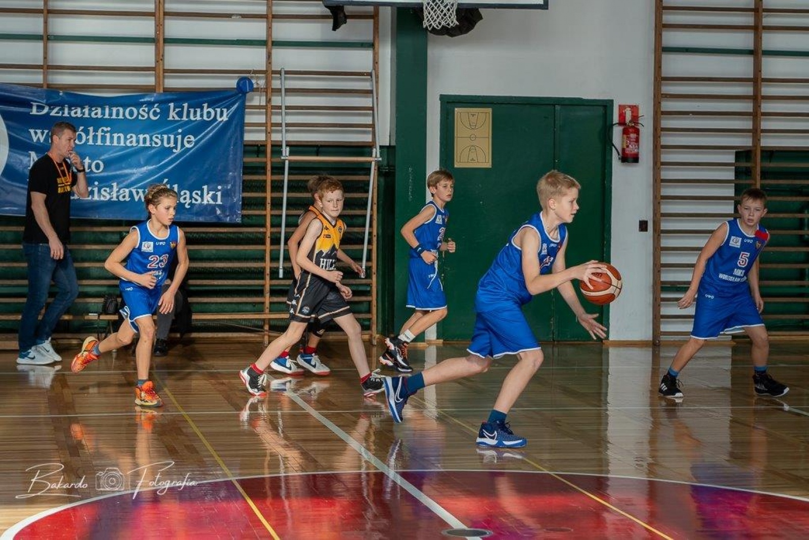 Zdjęcie w galerii na portalu naszwodzislaw.com: Pierwszy wodzisławski turniej minikoszykówki - U12M wiadomości z regionu