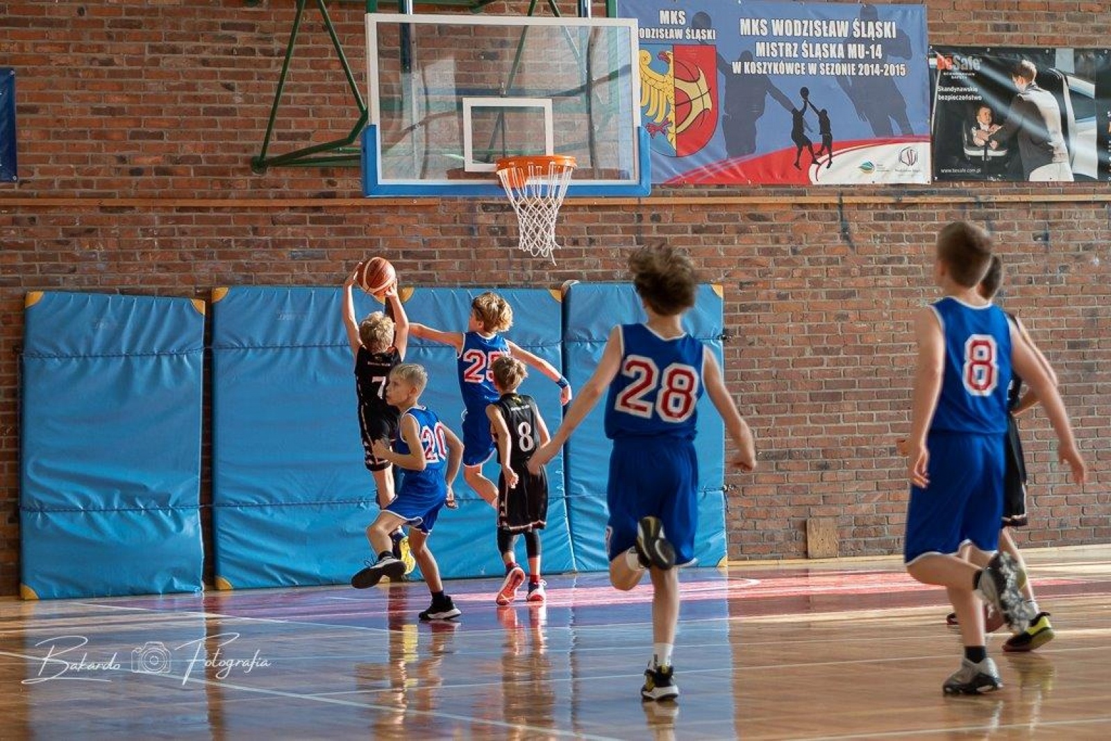 Zdjęcie w galerii na portalu naszwodzislaw.com: Pierwszy wodzisławski turniej minikoszykówki - U12M wiadomości z regionu