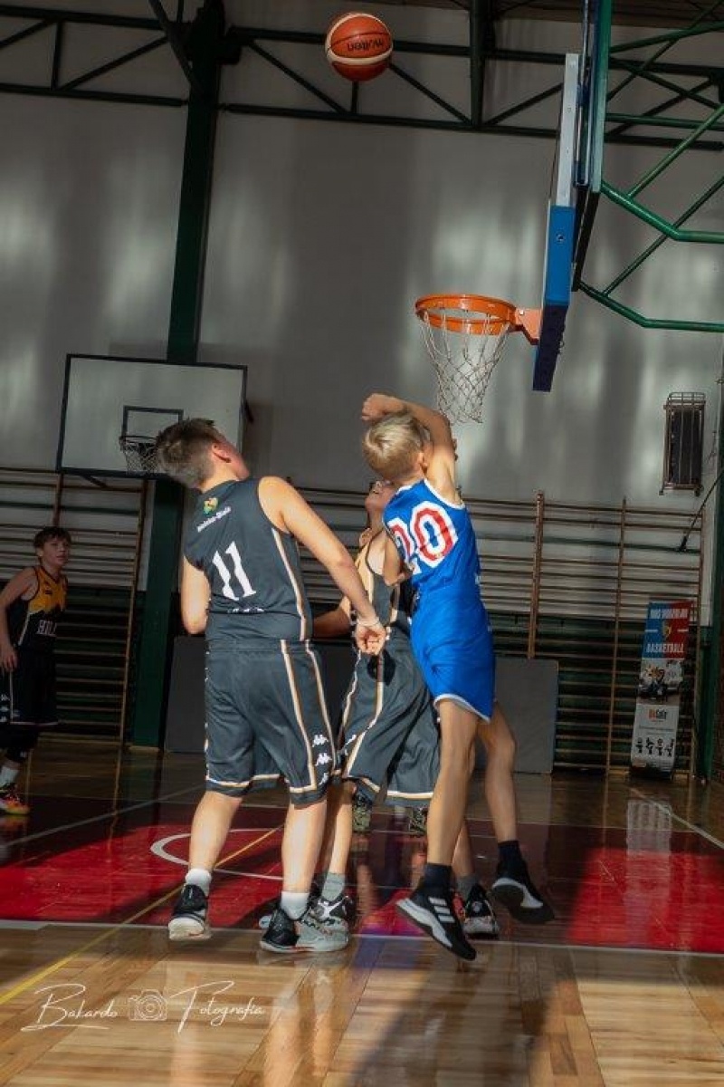Zdjęcie w galerii na portalu naszwodzislaw.com: Pierwszy wodzisławski turniej minikoszykówki - U12M wiadomości z regionu
