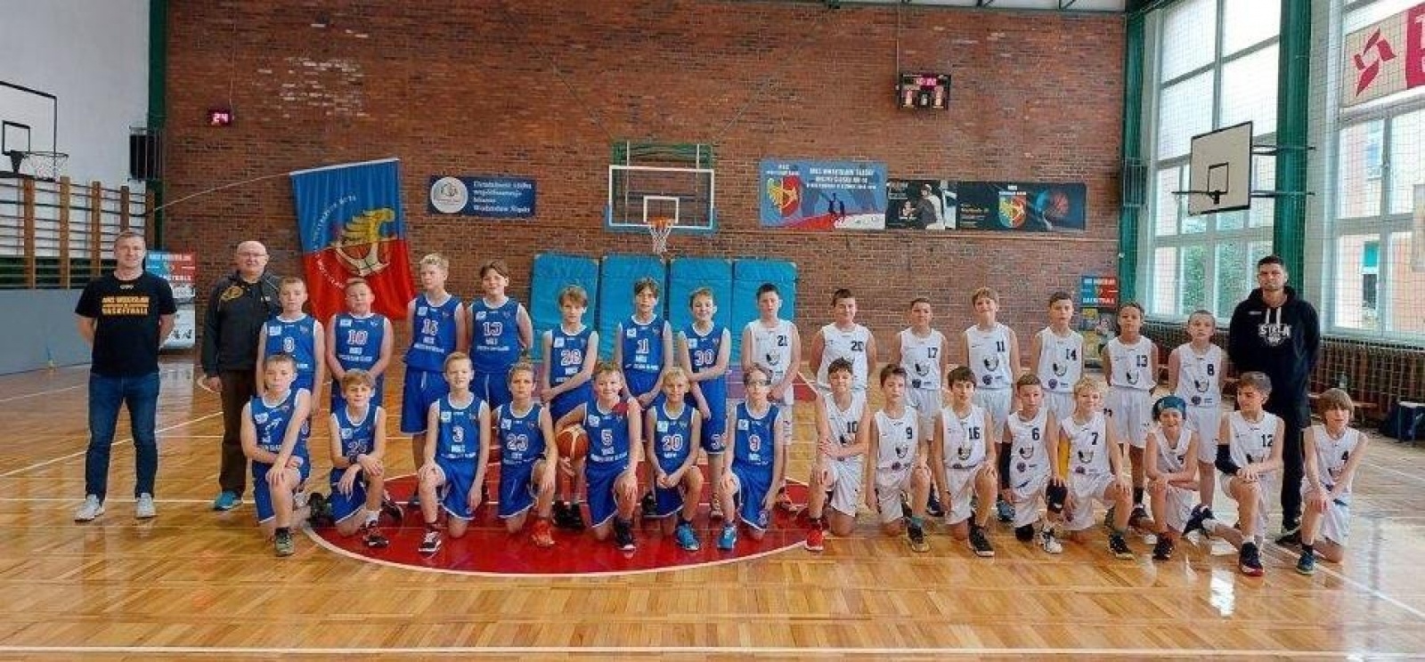 Zdjęcie w galerii na portalu naszwodzislaw.com: Pierwszy wodzisławski turniej minikoszykówki - U12M wiadomości z regionu