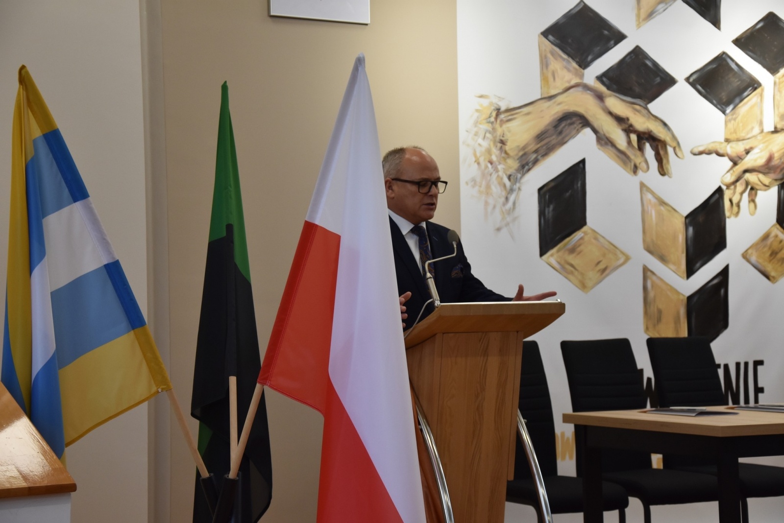 Zdjęcie w galerii na portalu naszwodzislaw.com: Święto Szkoły z kolejną umową patronacką [FOTO] wiadomości z regionu