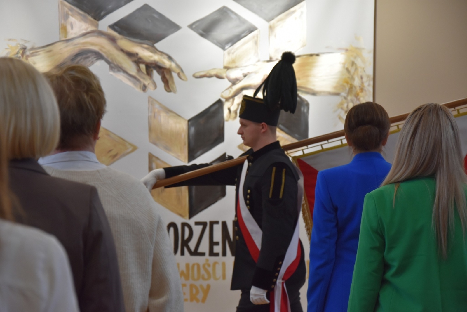 Zdjęcie w galerii na portalu naszwodzislaw.com: Święto Szkoły z kolejną umową patronacką [FOTO] wiadomości z regionu