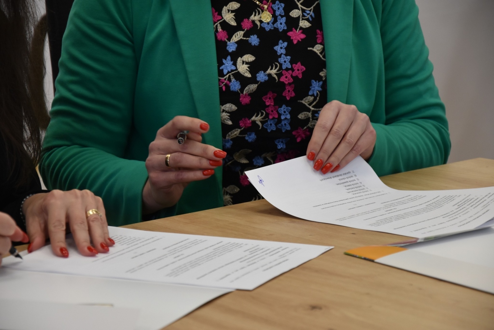 Zdjęcie w galerii na portalu naszwodzislaw.com: Święto Szkoły z kolejną umową patronacką [FOTO] wiadomości z regionu