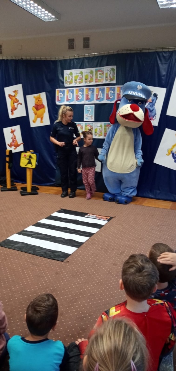 Zdjęcie w galerii na portalu naszwodzislaw.com: Przedszkolne spotkanie z policjantkami i Sznupkiem wiadomości z regionu