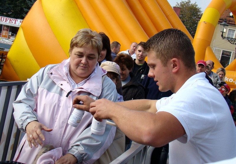 Zdjęcie w galerii na portalu naszwodzislaw.com: Trzy rzuty mleka w rynku wiadomości z regionu