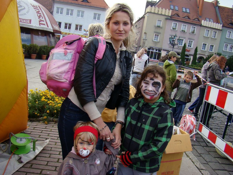 Zdjęcie w galerii na portalu naszwodzislaw.com: Trzy rzuty mleka w rynku wiadomości z regionu