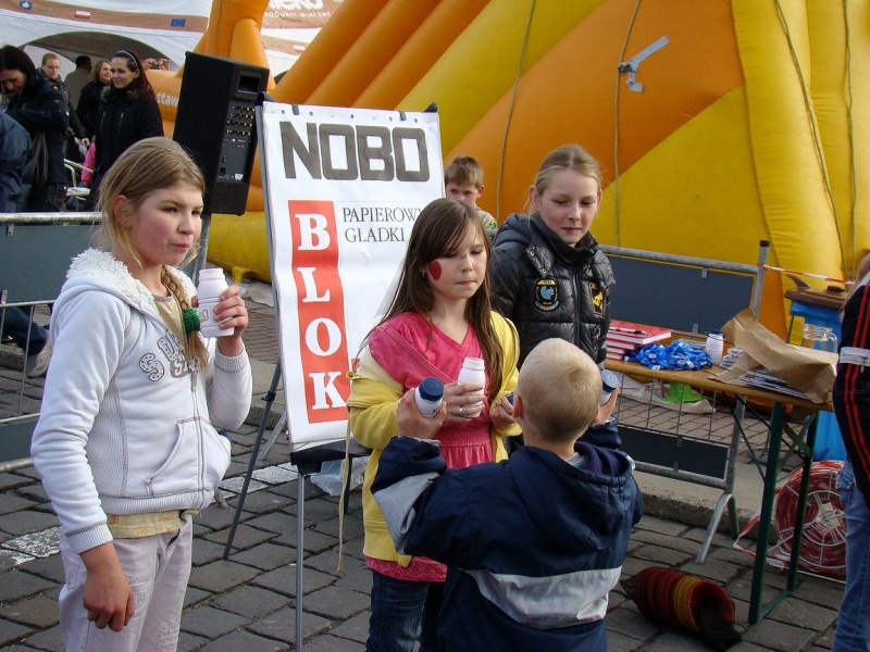 Zdjęcie w galerii na portalu naszwodzislaw.com: Trzy rzuty mleka w rynku wiadomości z regionu