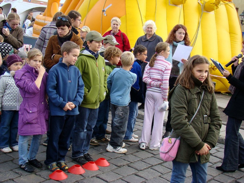 Zdjęcie w galerii na portalu naszwodzislaw.com: Trzy rzuty mleka w rynku wiadomości z regionu