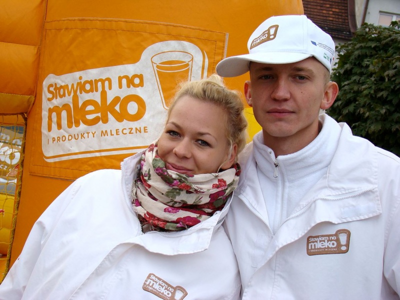 Zdjęcie w galerii na portalu naszwodzislaw.com: Trzy rzuty mleka w rynku wiadomości z regionu