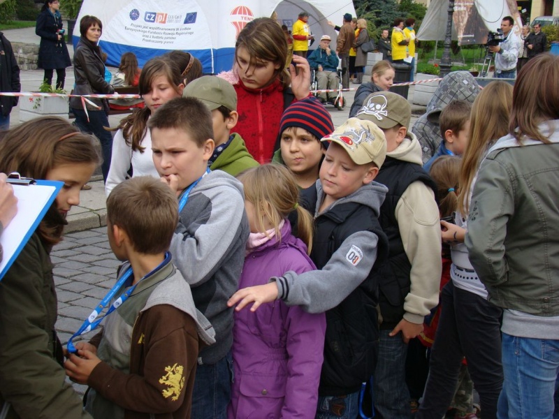 Zdjęcie w galerii na portalu naszwodzislaw.com: Trzy rzuty mleka w rynku wiadomości z regionu