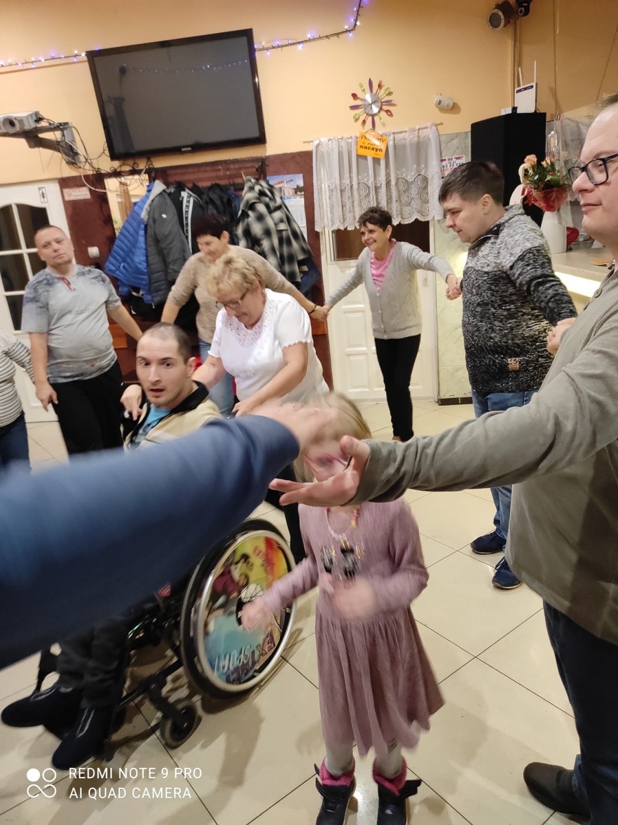 Zdjęcie w galerii na portalu naszwodzislaw.com: Dzień Osób Niepełnosprawnych w świetlicy Radość Życia w Pszowie wiadomości z regionu