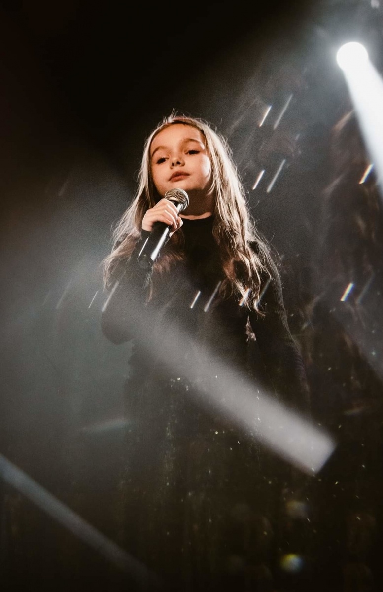 Zdjęcie w galerii na portalu naszwodzislaw.com: Sukces wokalny Liliany Przybyszewskiej z SP28 wiadomości z regionu