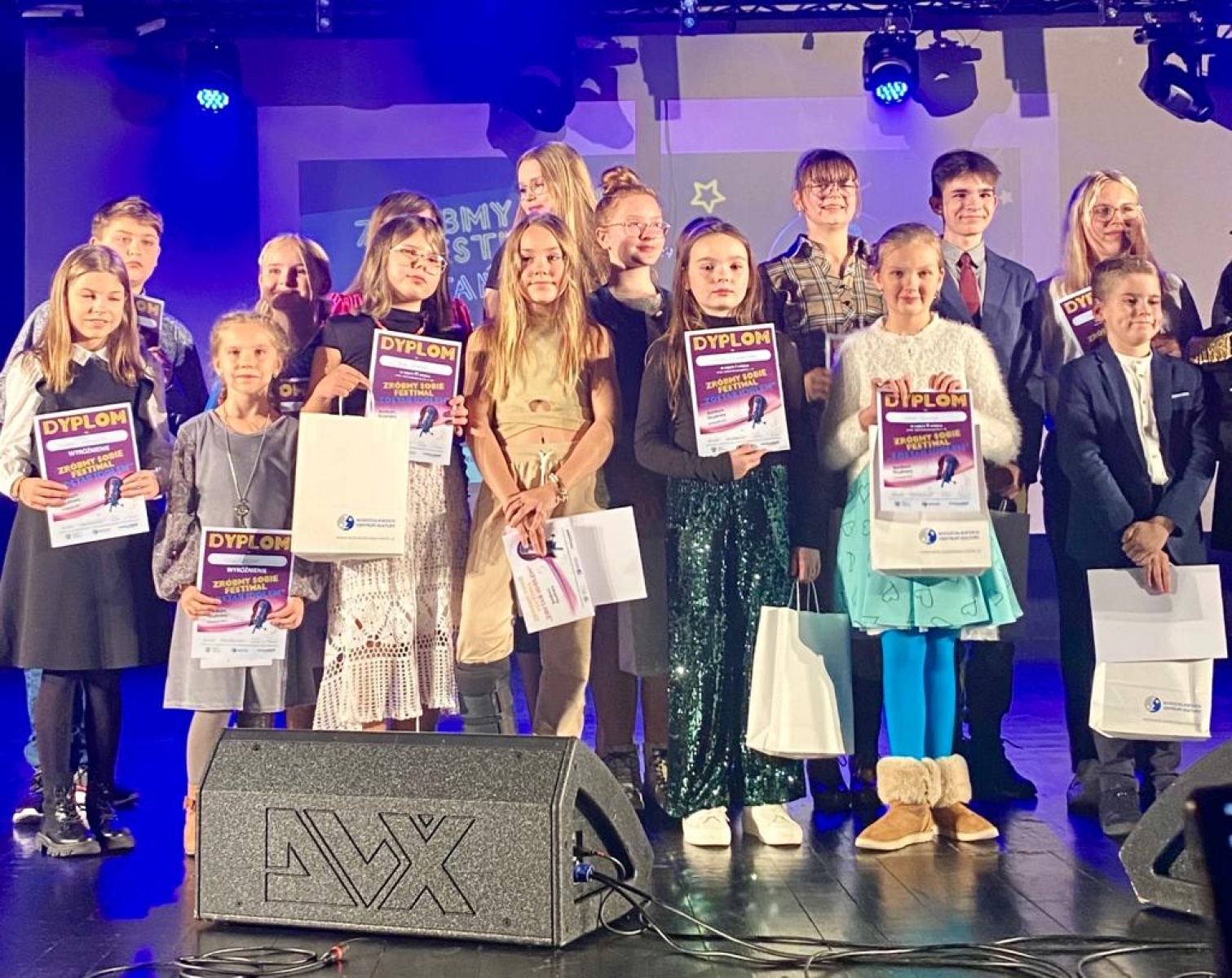 Zdjęcie w galerii na portalu naszwodzislaw.com: Sukces wokalny Liliany Przybyszewskiej z SP28 wiadomości z regionu