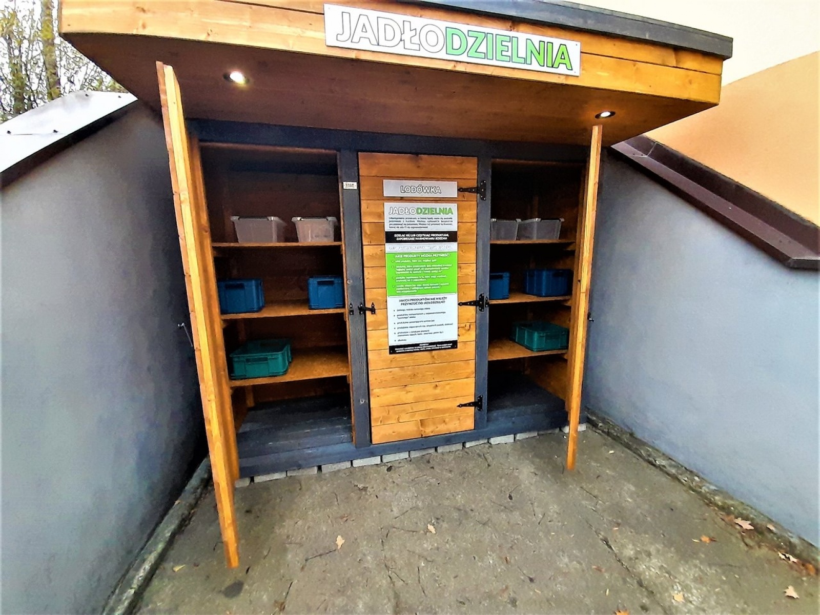 Zdjęcie w galerii na portalu naszwodzislaw.com: Masz zbyt dużo jedzenia? Przynieś je do naszej Jadłodzielni wiadomości z regionu