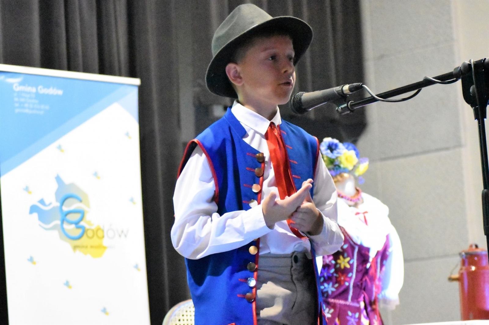 Zdjęcie w galerii na portalu naszwodzislaw.com: Gwara w naszej gminie ciągle żywa! Dzieciaki zaprezentowały swój kunszt wiadomości z regionu