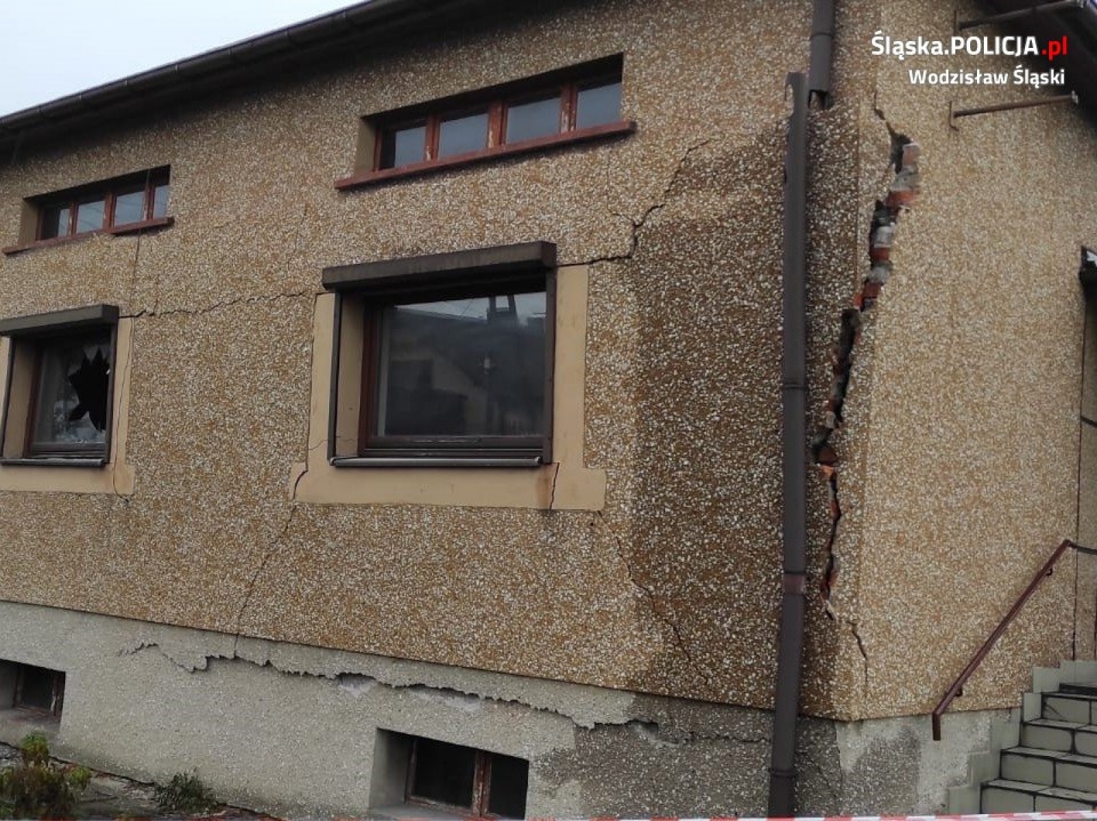 Zdjęcie w galerii na portalu naszwodzislaw.com: Wybuch gazu w Olzie. Budynek kompletnie zdemolowany [FOTO] wiadomości z regionu