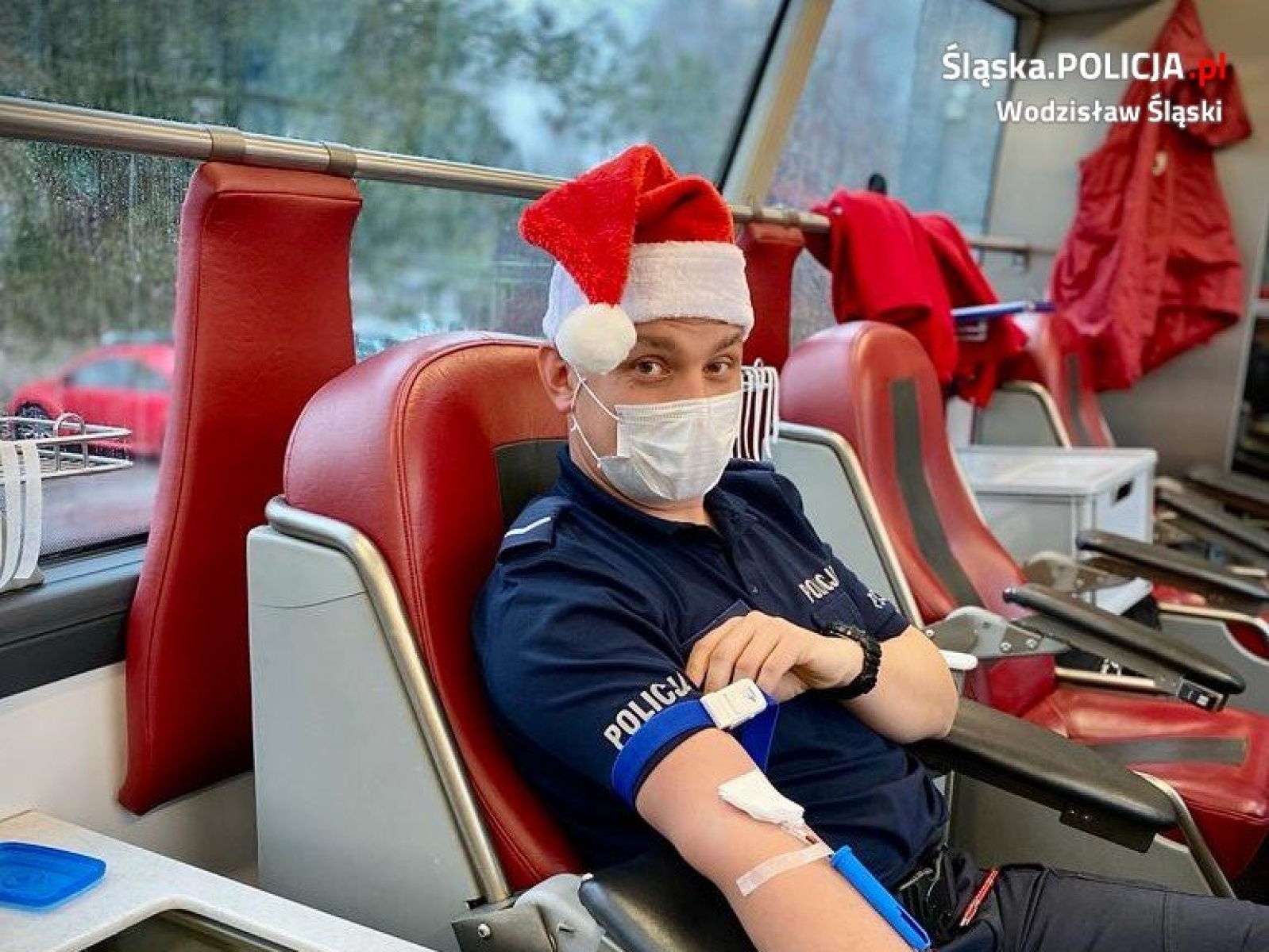 Zdjęcie w galerii na portalu naszwodzislaw.com: Zostali Mikołajami. Podarowali swą krew [FOTO] wiadomości z regionu