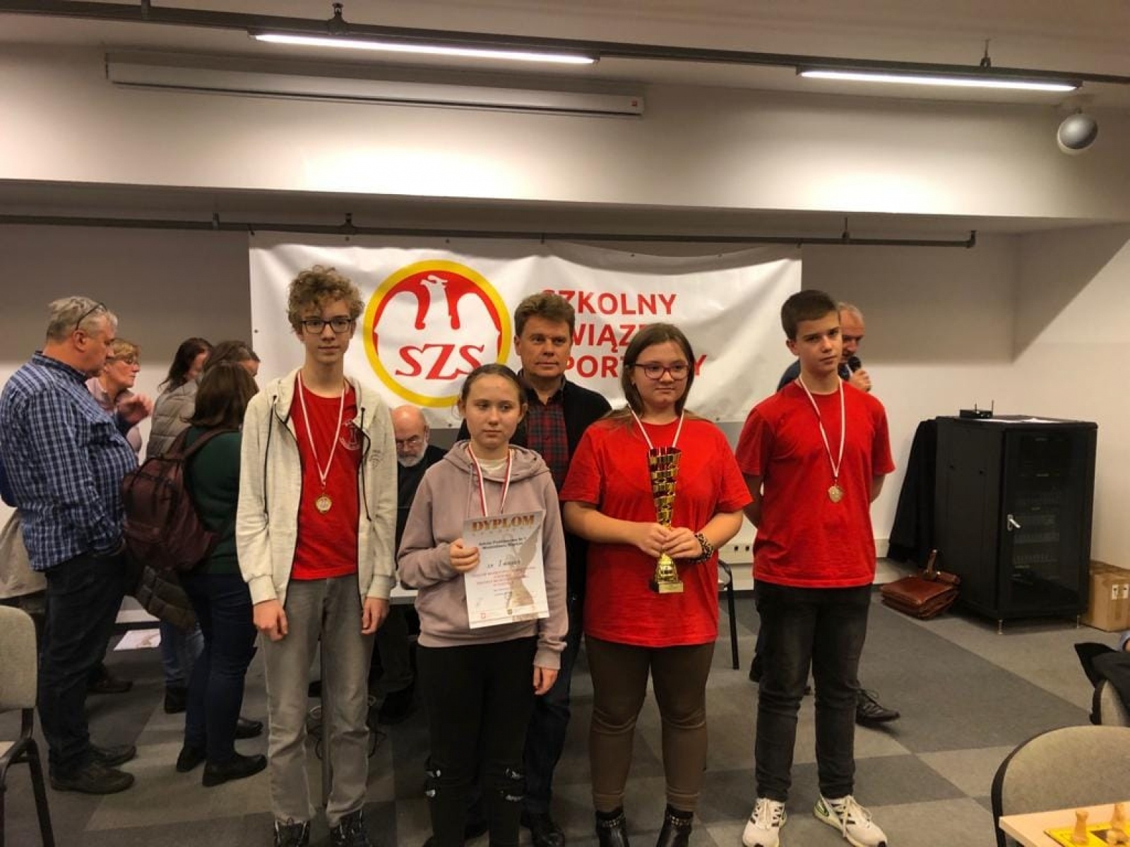 Zdjęcie w galerii na portalu naszwodzislaw.com: Szachowy sukces uczniów SP1 wiadomości z regionu