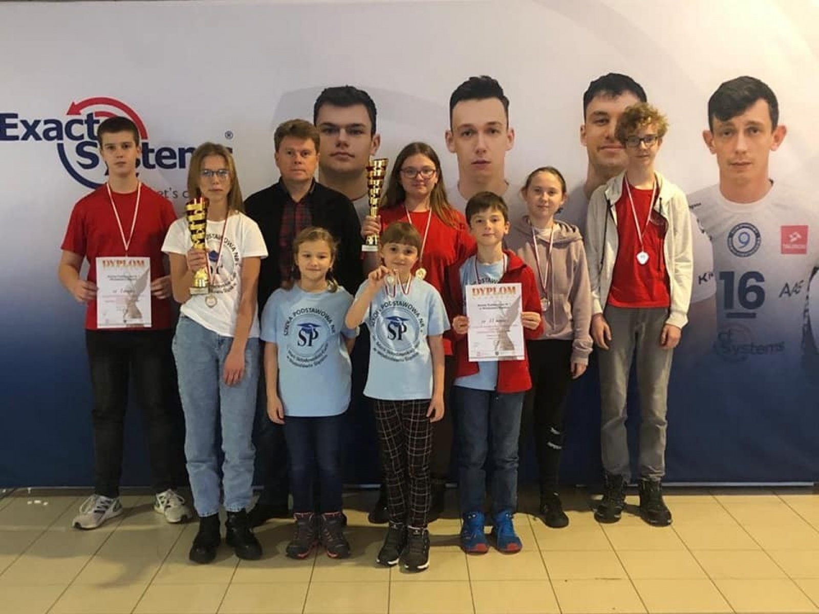 Zdjęcie w galerii na portalu naszwodzislaw.com: Szachowy sukces uczniów SP1 wiadomości z regionu