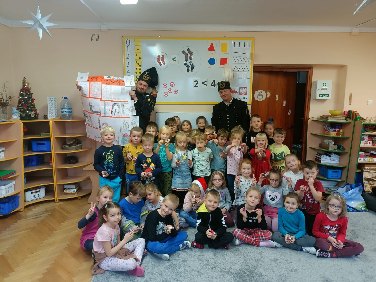 Zdjęcie w galerii na portalu naszwodzislaw.com: Przedszkolaki z Pszowa poznały zawód górnika wiadomości z regionu