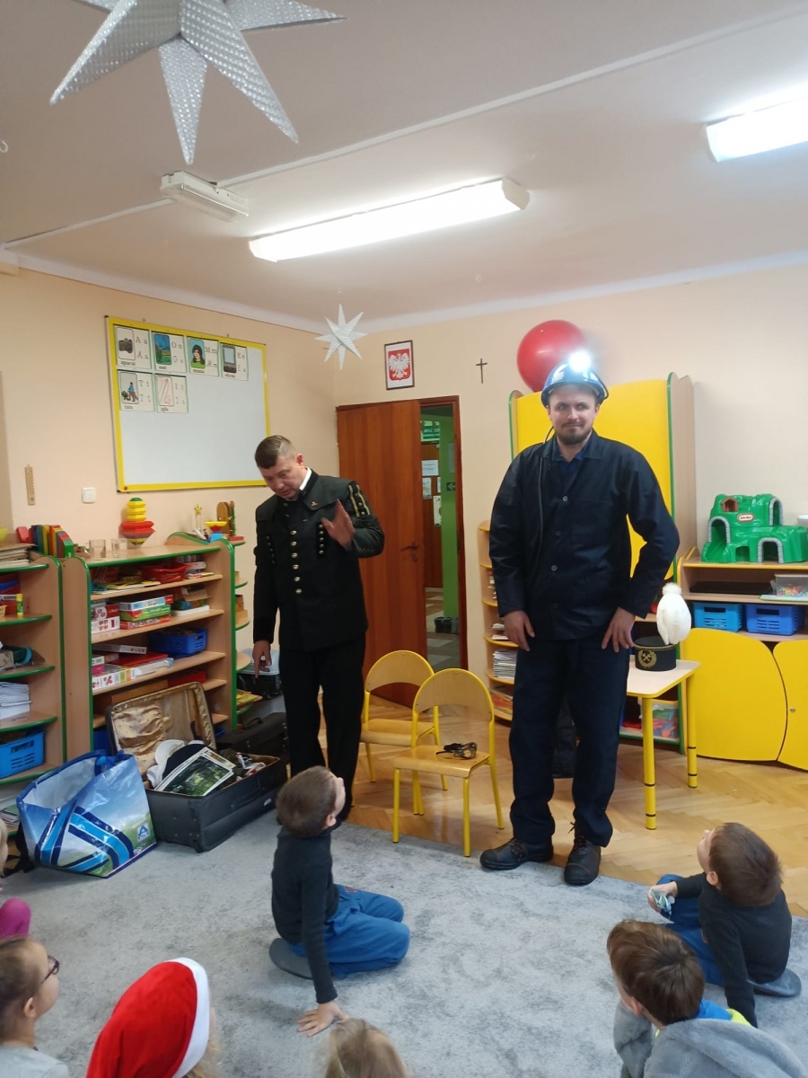 Zdjęcie w galerii na portalu naszwodzislaw.com: Przedszkolaki z Pszowa poznały zawód górnika wiadomości z regionu