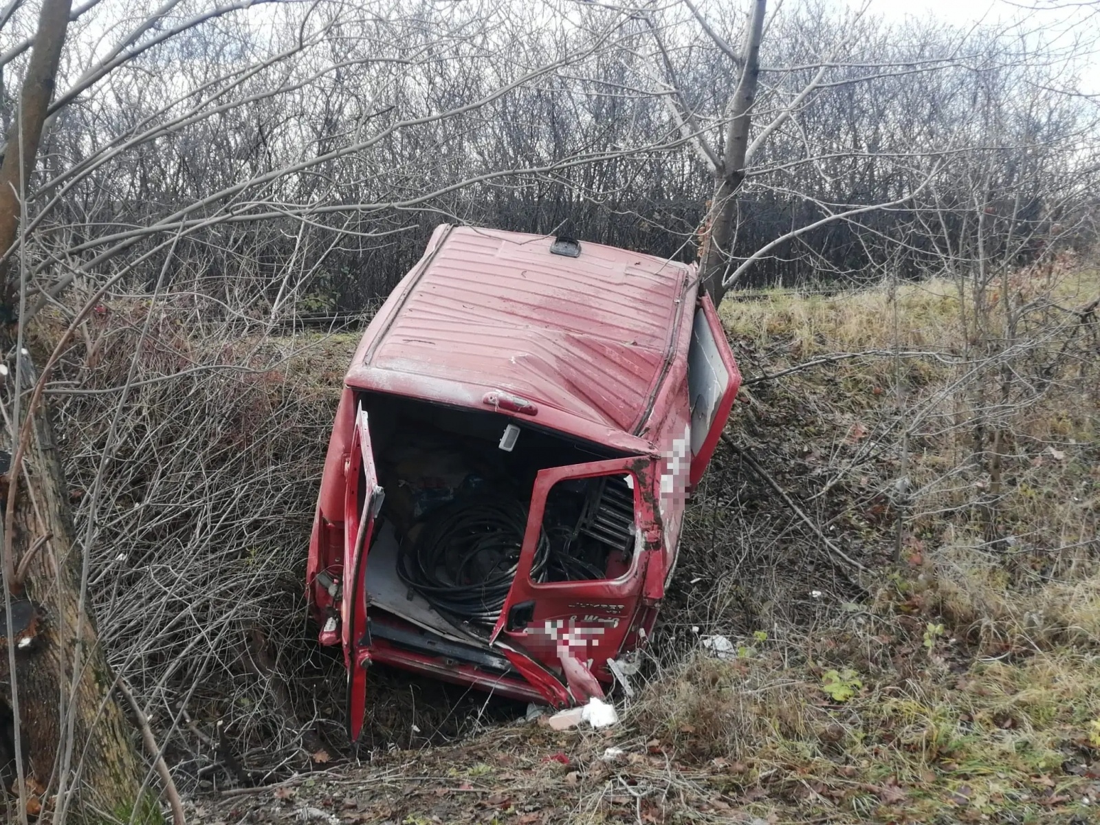 Zdjęcie w galerii na portalu naszwodzislaw.com: Trzy osoby ranne w wypadku na trasie Racibórz-Lubomia [FOTO] wiadomości z regionu