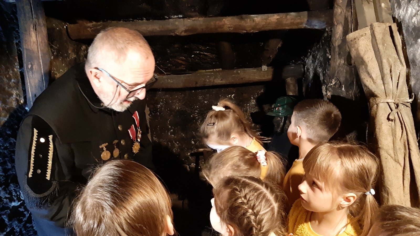 Zdjęcie w galerii na portalu naszwodzislaw.com: ZSP1 - szkoła oparta na tradycji wiadomości z regionu