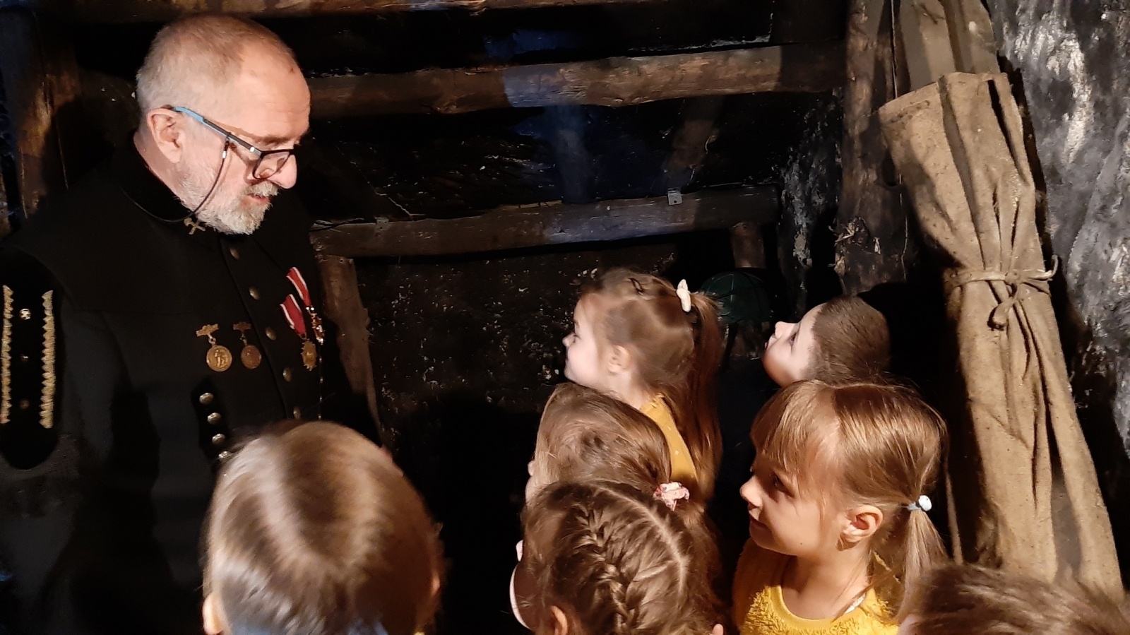 Zdjęcie w galerii na portalu naszwodzislaw.com: ZSP1 - szkoła oparta na tradycji wiadomości z regionu