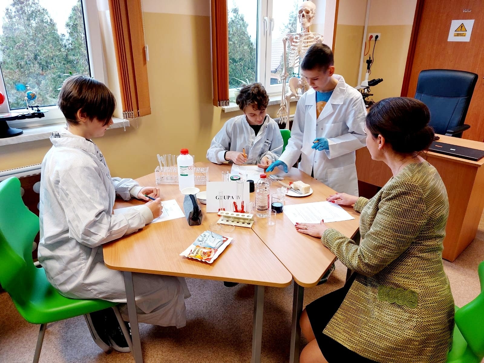 Zdjęcie w galerii na portalu naszwodzislaw.com: W czyżowickiej podstawówce powstało Zielone laboratorium wiadomości z regionu