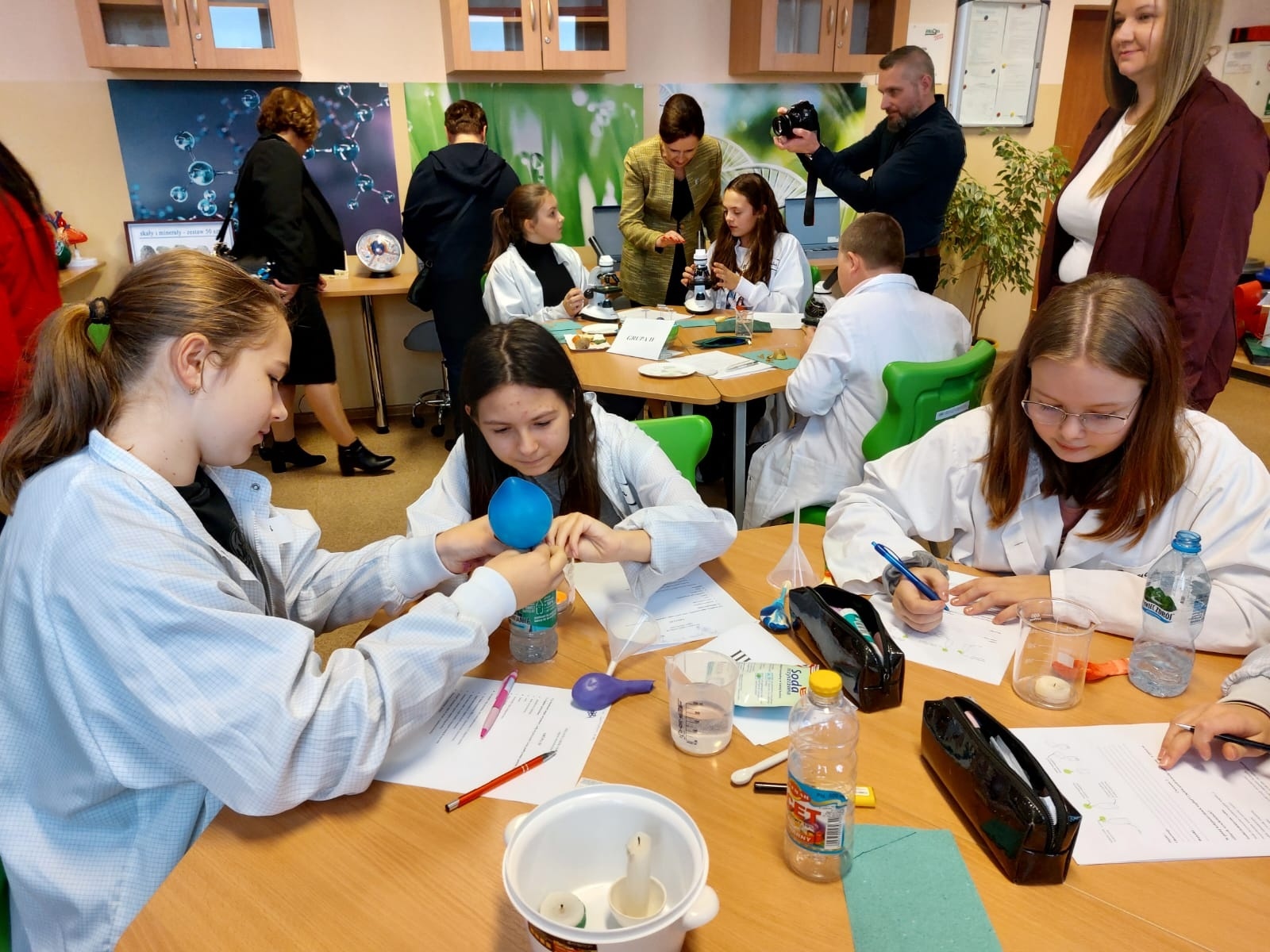 Zdjęcie w galerii na portalu naszwodzislaw.com: W czyżowickiej podstawówce powstało Zielone laboratorium wiadomości z regionu