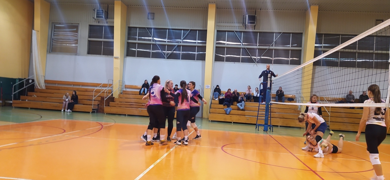 Zdjęcie w galerii na portalu naszwodzislaw.com: Wodzisławskie siatkarki wciąż na zwycięskim szlaku wiadomości z regionu