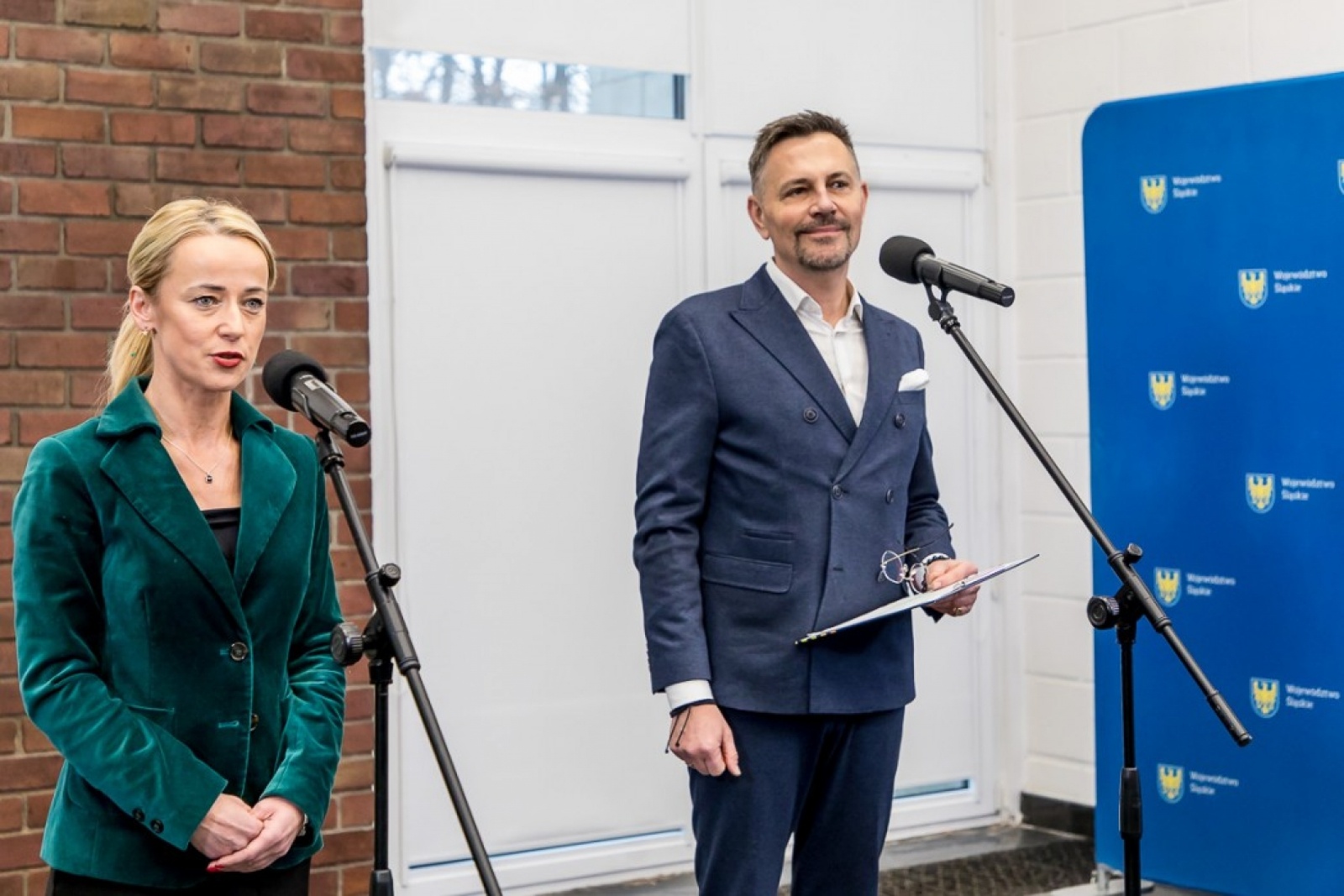 Zdjęcie w galerii na portalu naszwodzislaw.com: Sylwestrowa zabawa w Parku Śląskim wiadomości z regionu