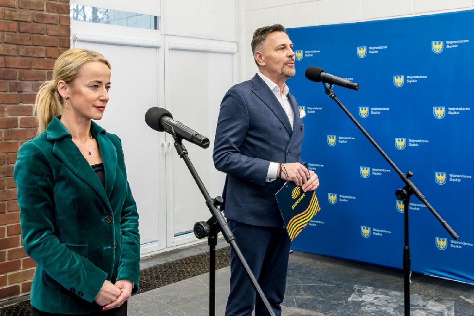 Zdjęcie w galerii na portalu naszwodzislaw.com: Sylwestrowa zabawa w Parku Śląskim wiadomości z regionu