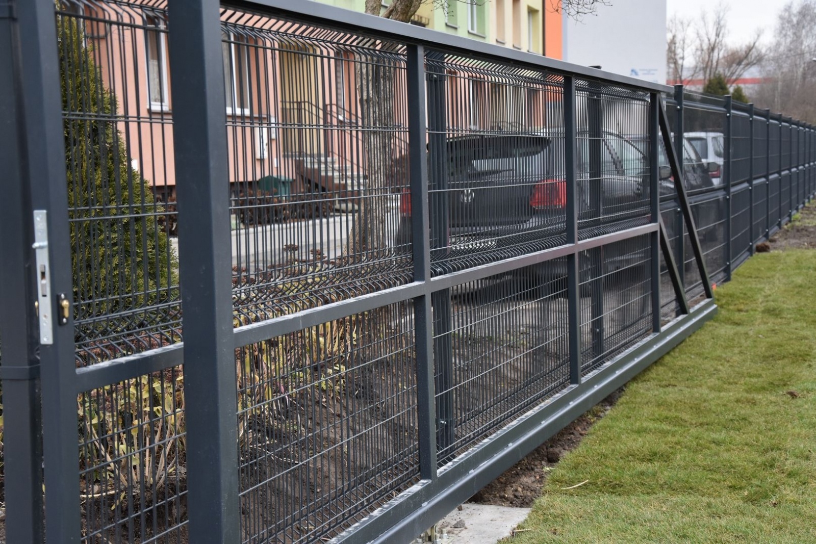 Zdjęcie w galerii na portalu naszwodzislaw.com: Nowe szaty wodzisławskiego Tischnera i Plastyka [FOTO] wiadomości z regionu