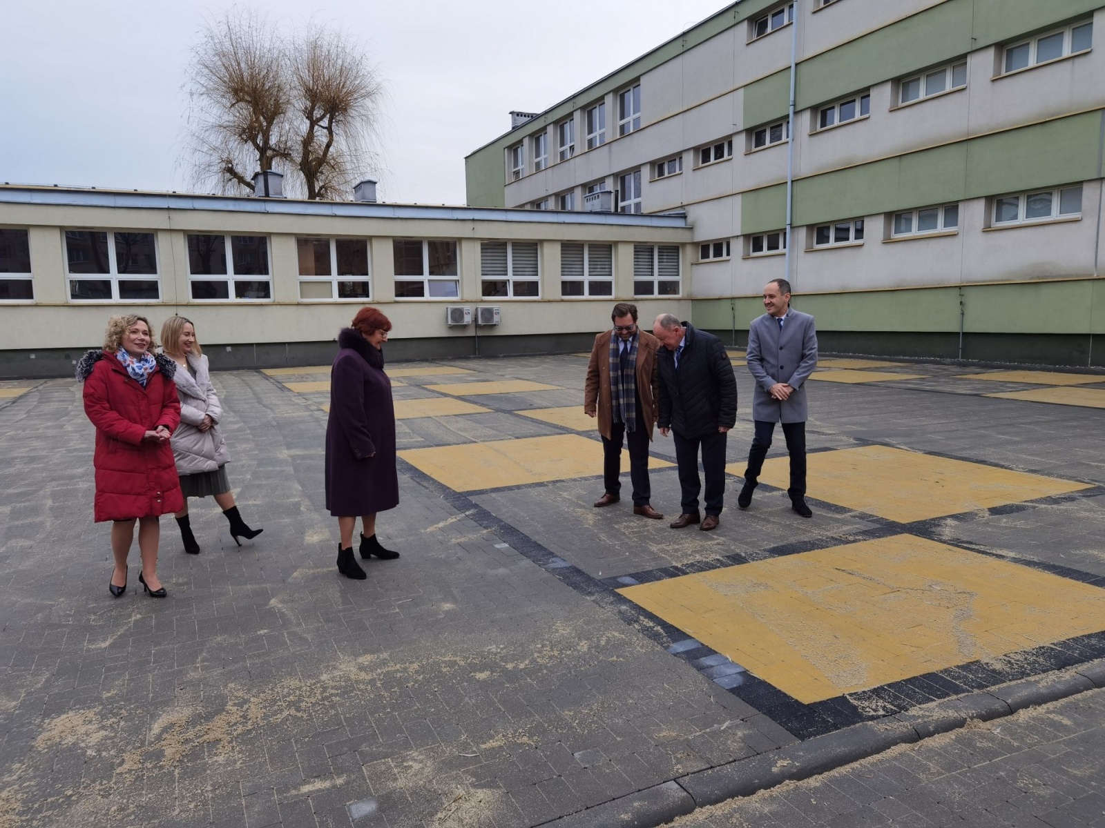 Zdjęcie w galerii na portalu naszwodzislaw.com: Nowe szaty wodzisławskiego Tischnera i Plastyka [FOTO] wiadomości z regionu