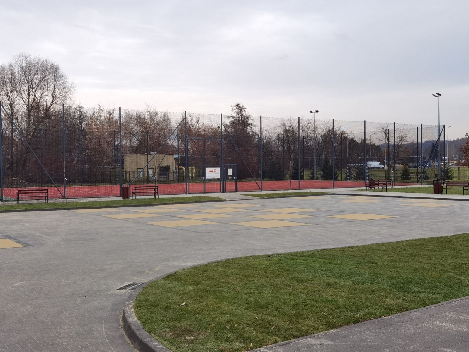 Zdjęcie w galerii na portalu naszwodzislaw.com: Nowe szaty wodzisławskiego Tischnera i Plastyka [FOTO] wiadomości z regionu