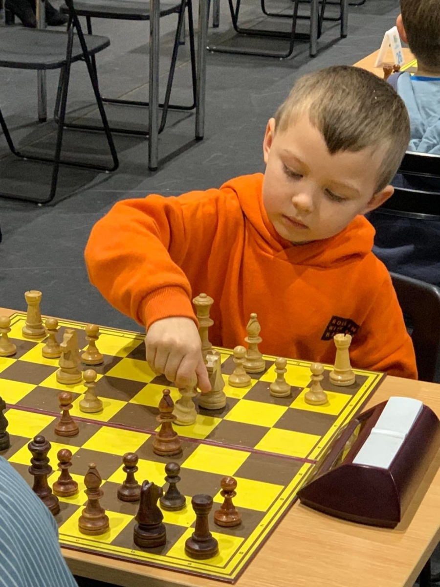 Zdjęcie w galerii na portalu naszwodzislaw.com: Szachowe mistrzostwa powiatu za nami [FOTO] wiadomości z regionu