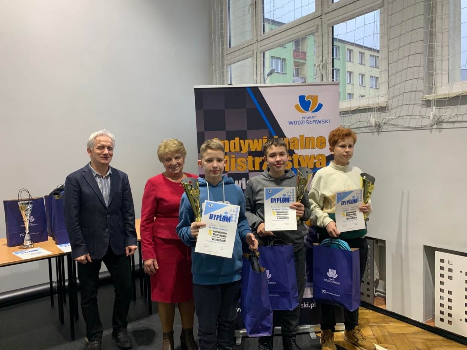 Zdjęcie w galerii na portalu naszwodzislaw.com: Szachowe mistrzostwa powiatu za nami [FOTO] wiadomości z regionu