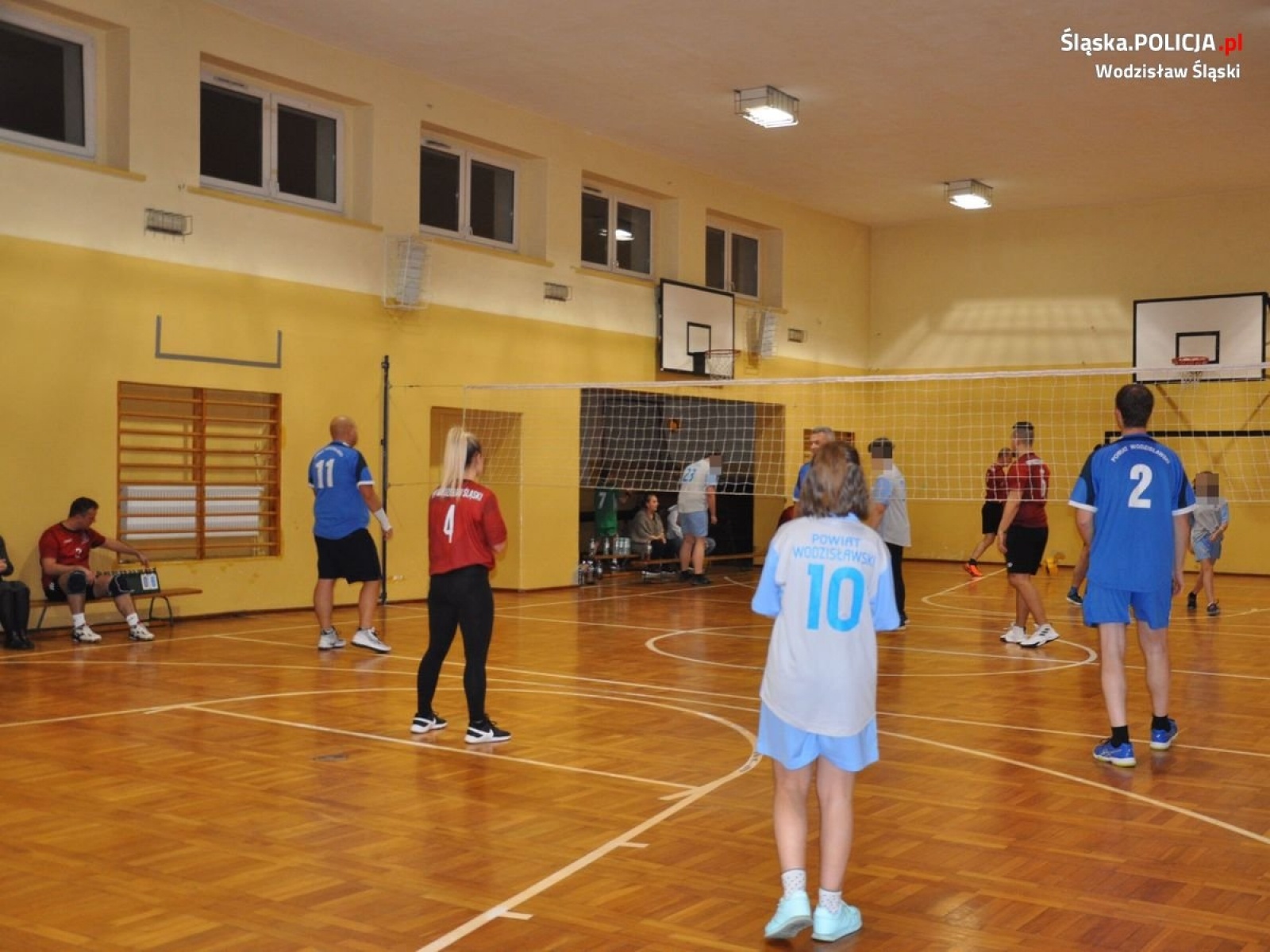 Zdjęcie w galerii na portalu naszwodzislaw.com: To był mecz z przesłaniem – przeciw CYBERprzeMOCY [FOTO] wiadomości z regionu