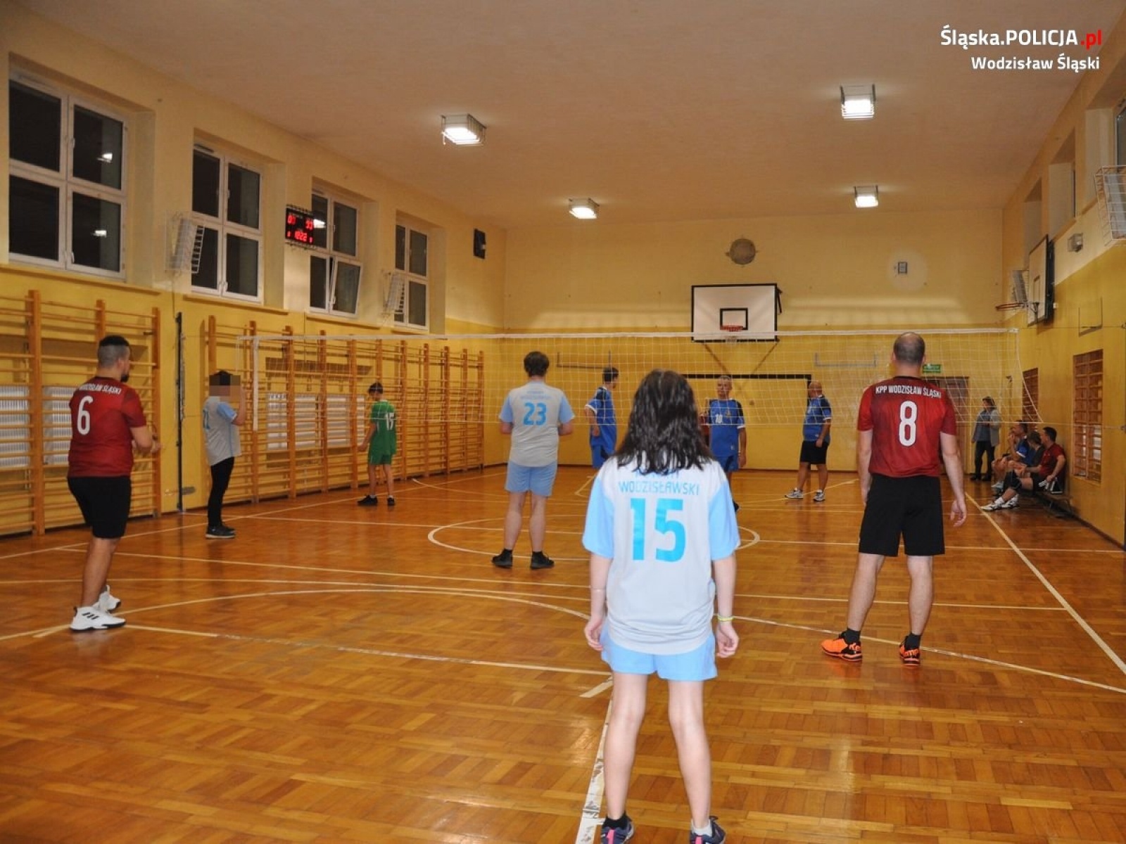 Zdjęcie w galerii na portalu naszwodzislaw.com: To był mecz z przesłaniem – przeciw CYBERprzeMOCY [FOTO] wiadomości z regionu